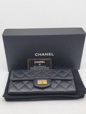 Chanel Reissue 2.5t Flap Wallet